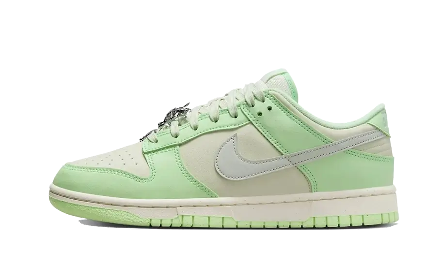 Dunk Low SE Next Nature Seeglas