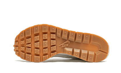 Nike Vaporwaffle Sacai Sail Gum
