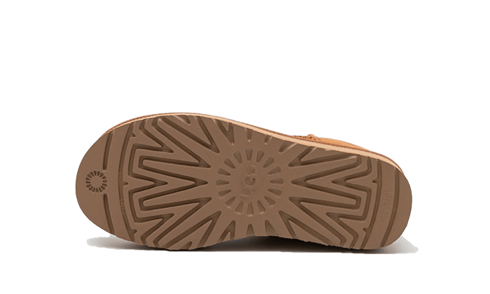 UGG Classic Mini Plateaustiefel Kastanie